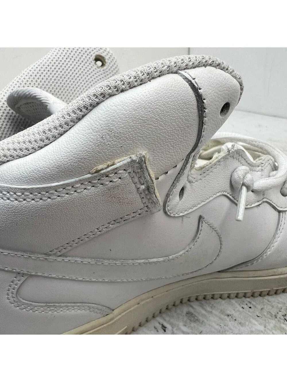 Nike Men's Air Force 1 Mid-Cut Athletic Shoes 315123-111 White Size 10M